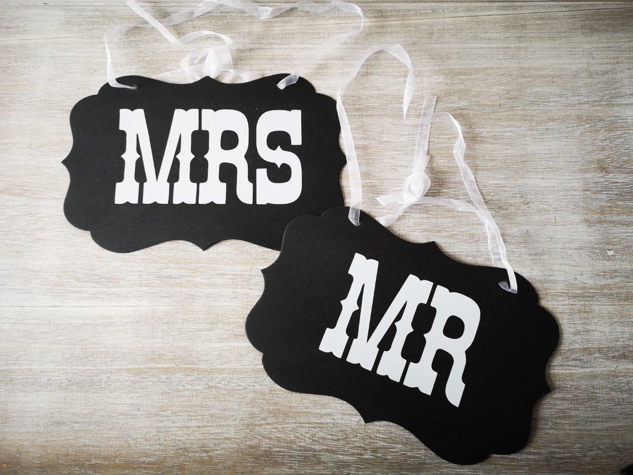 Black Mr & Mrs Signs Black-Mr-&-Mrs-Signs