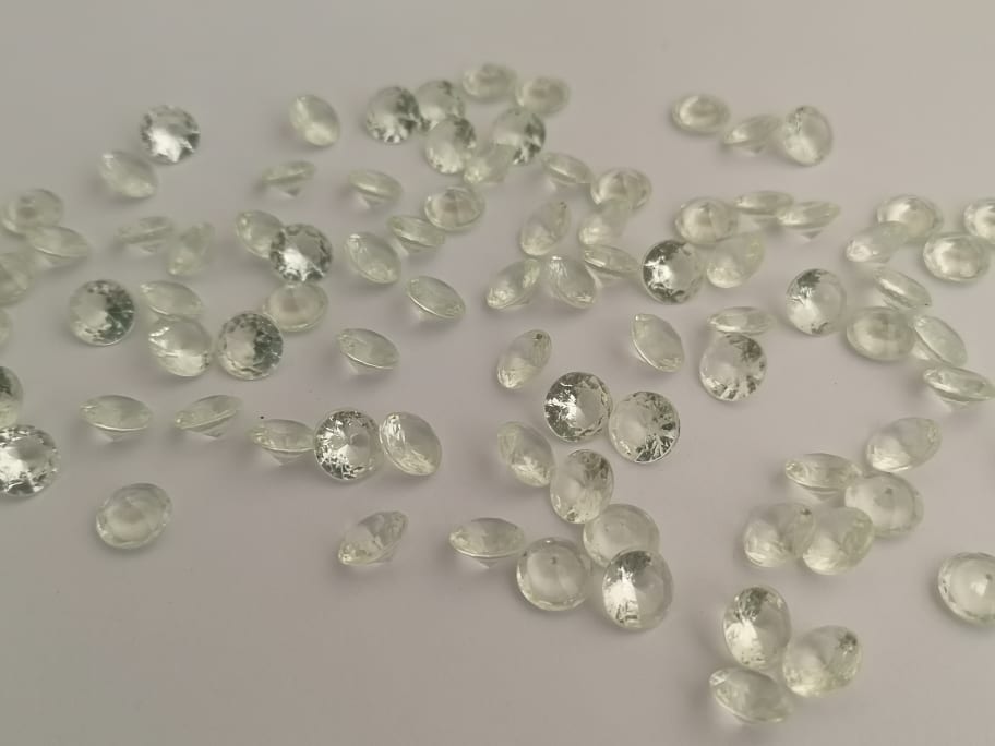 Soft Green Diamond Confetti 10mm Soft-Green-Diamond-Confetti-10mm