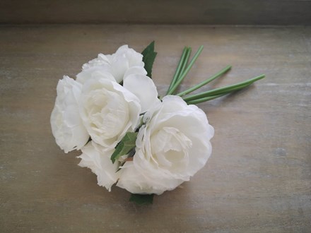 7 Head White Flower Bouquet 7HWFB